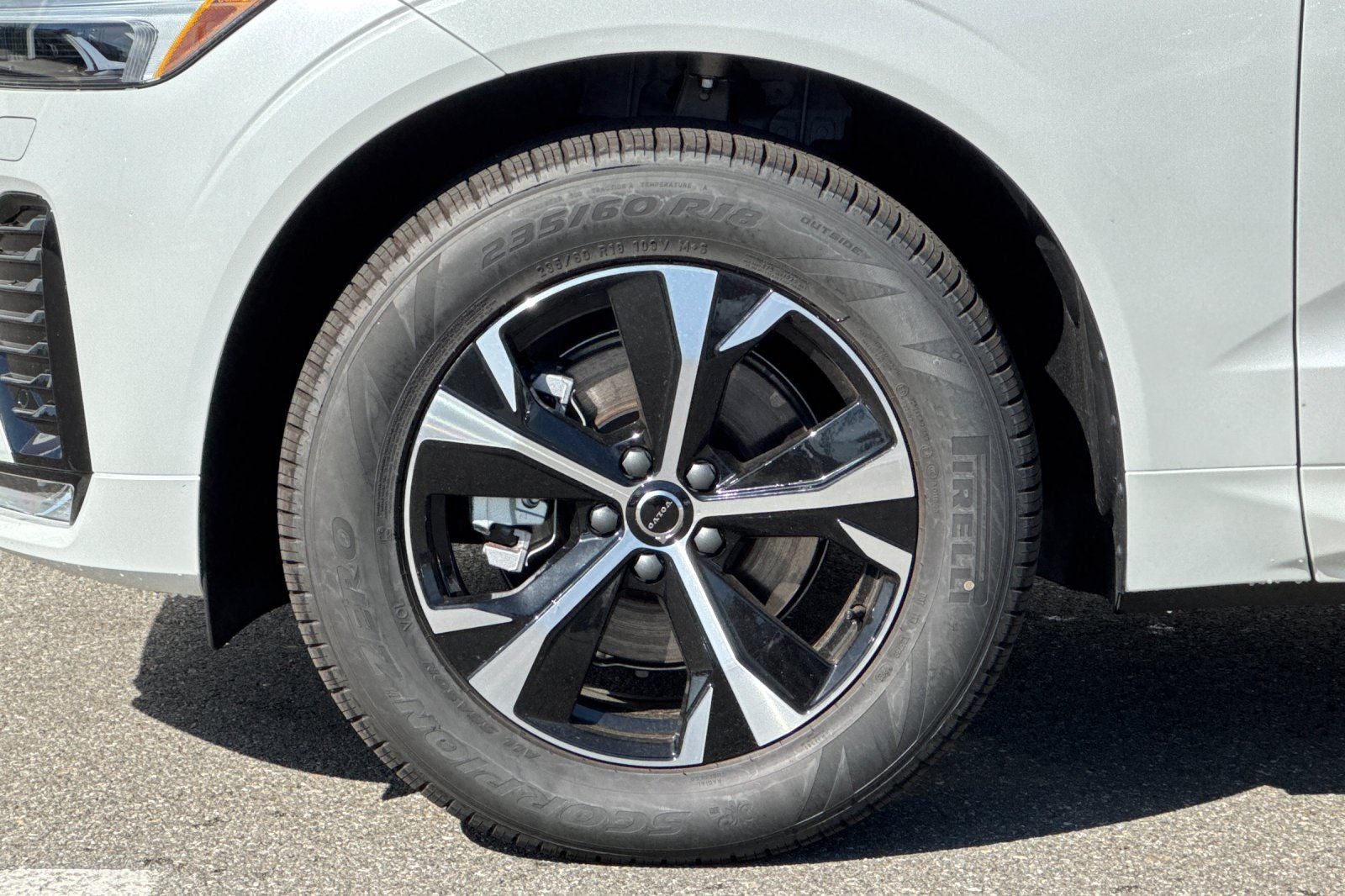 2026 Volvo XC60 B5 Core