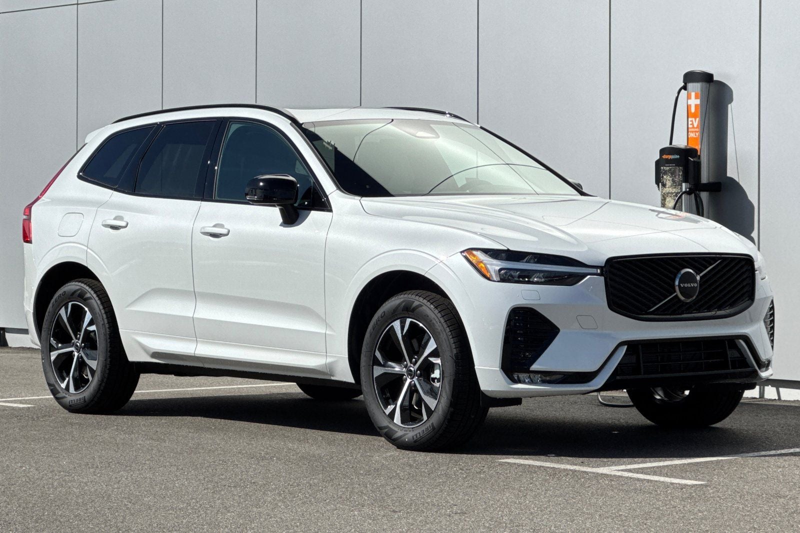 2026 Volvo XC60 B5 Core
