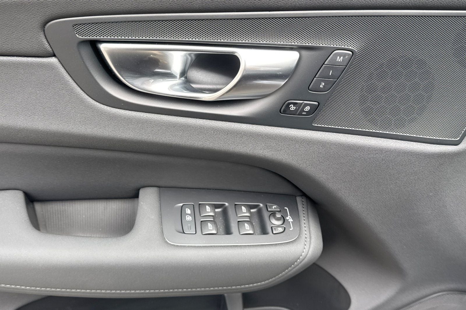 2026 Volvo XC60 B5 Core