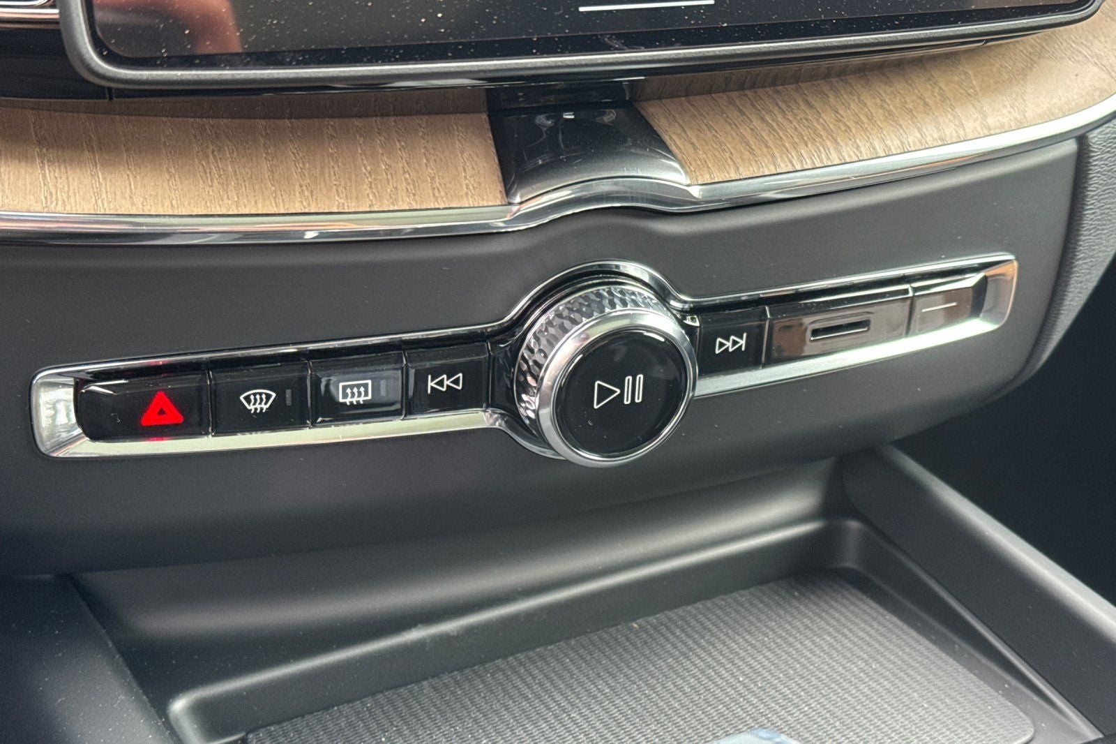 2026 Volvo XC60 B5 Core