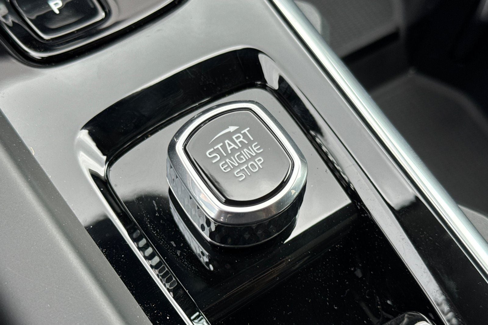2026 Volvo XC60 B5 Core