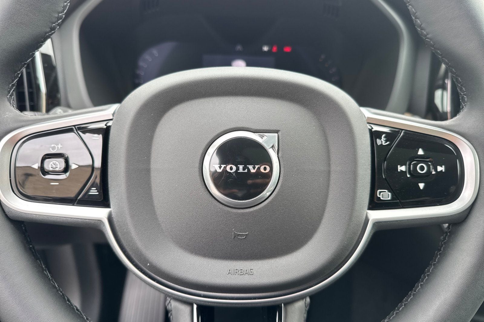 2026 Volvo XC60 B5 Core