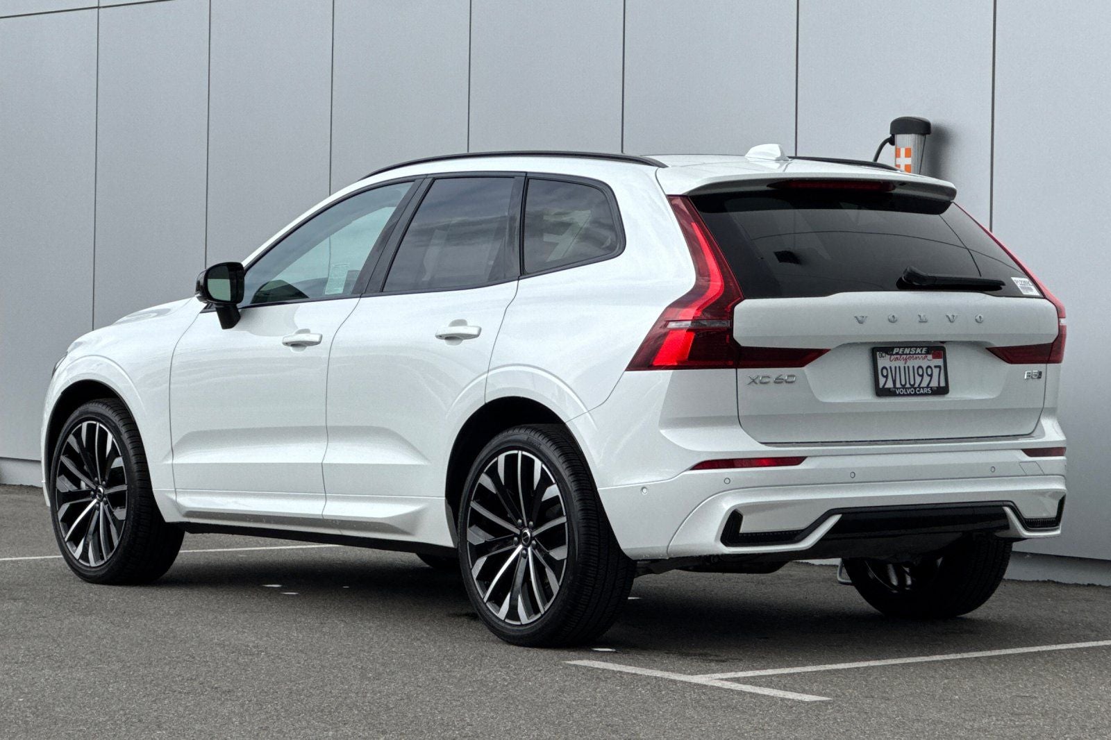 2026 Volvo XC60 B5 Ultra