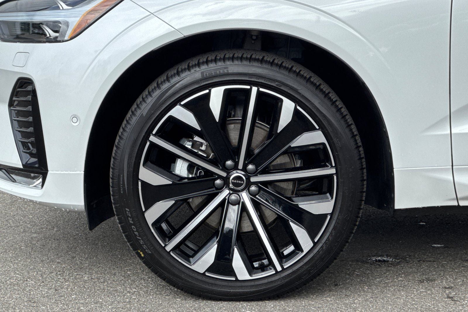 2026 Volvo XC60 B5 Ultra
