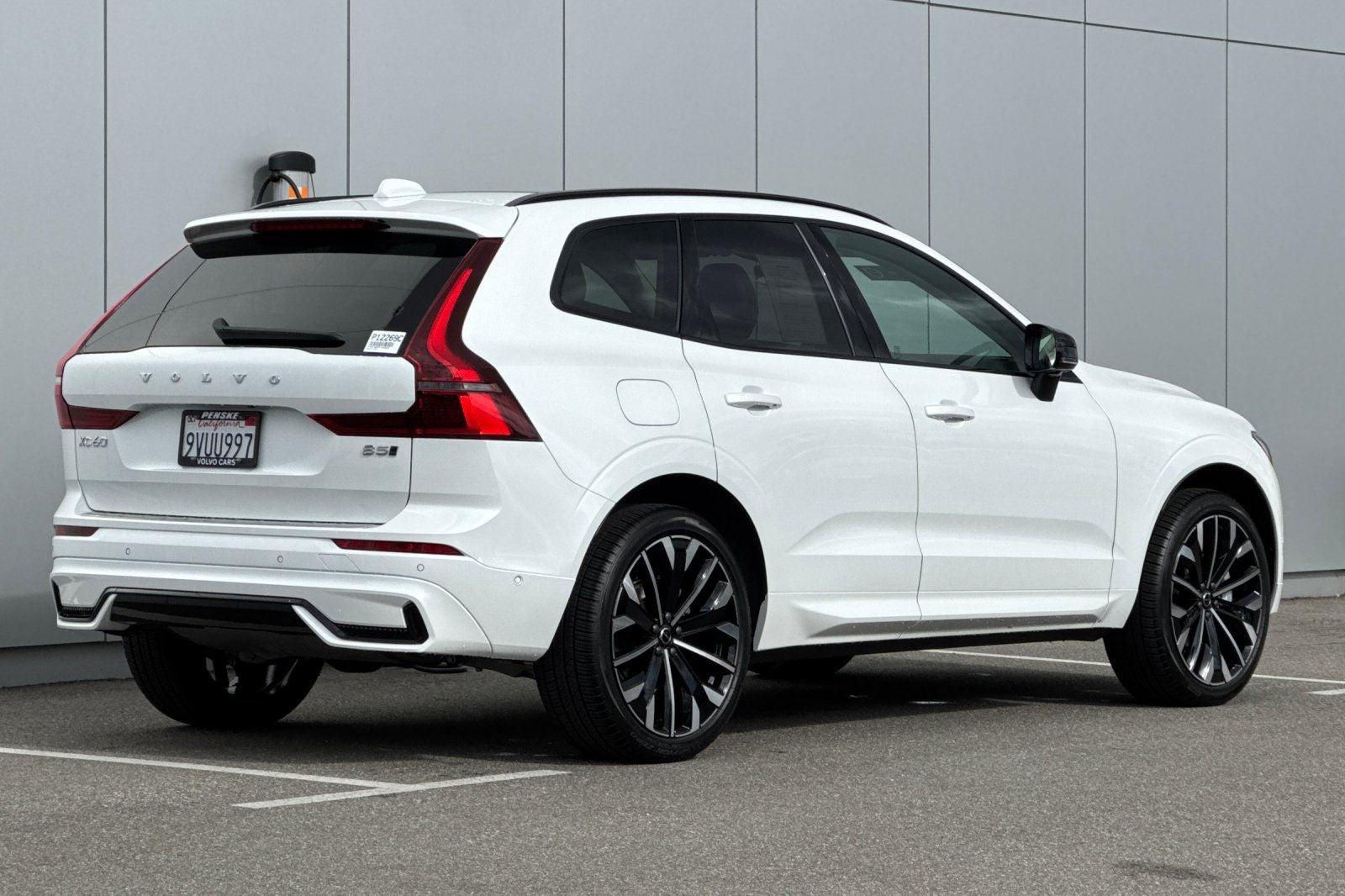 2026 Volvo XC60 B5 Ultra