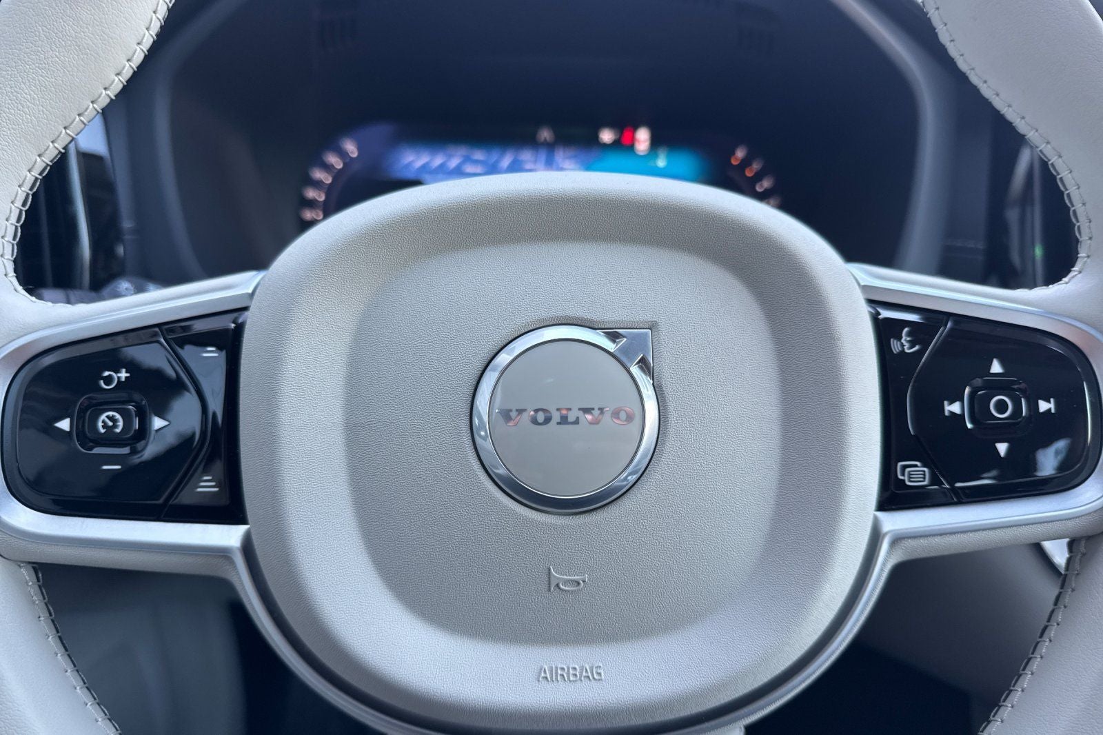 2026 Volvo XC60 B5 Ultra