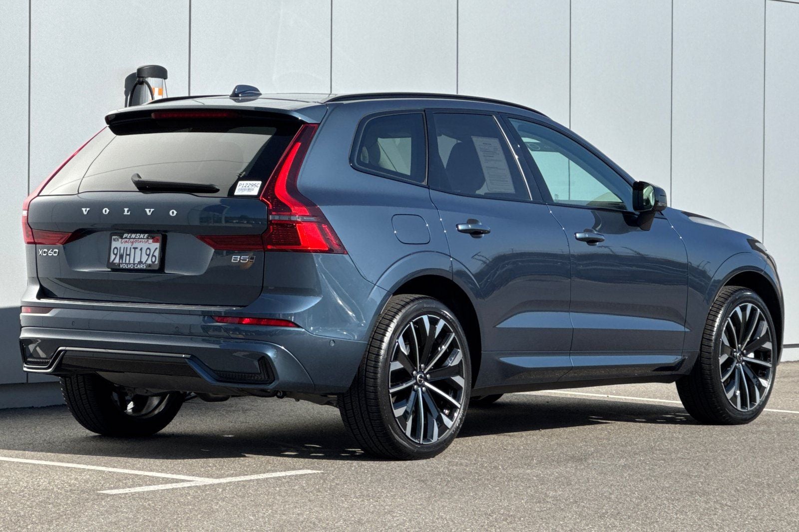 2026 Volvo XC60 B5 Ultra
