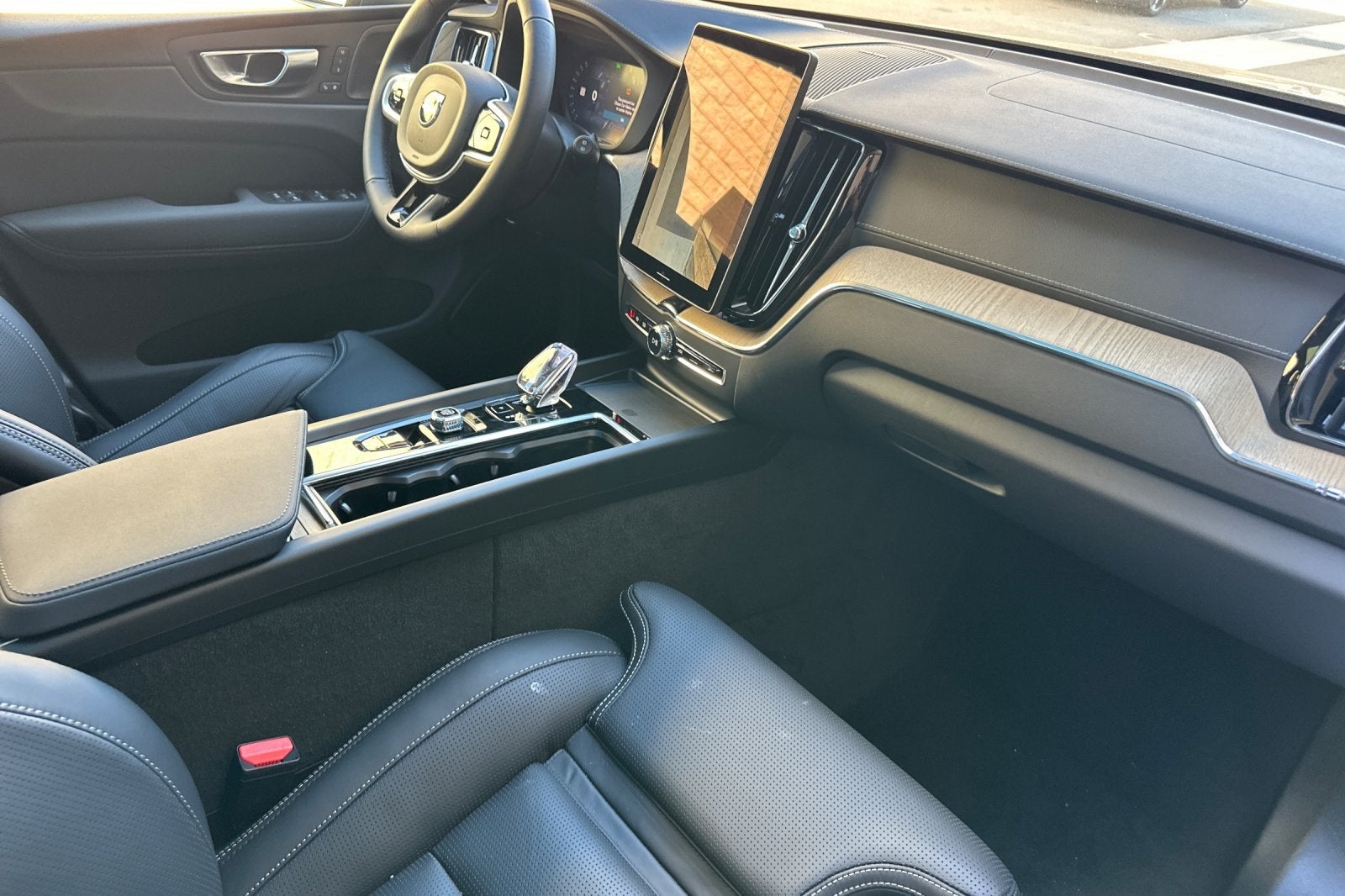 2026 Volvo XC60 B5 Ultra