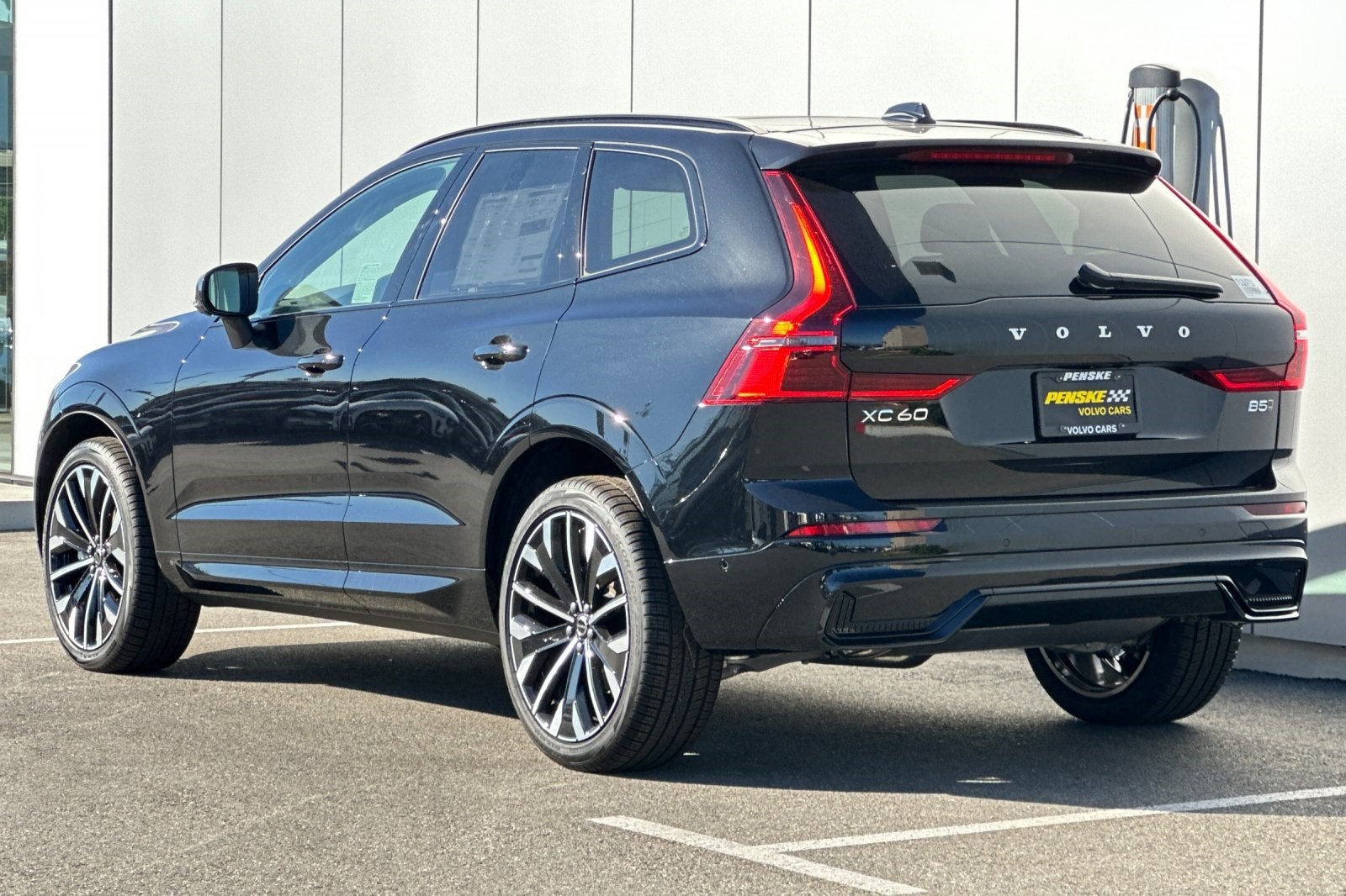2026 Volvo XC60 B5 Ultra