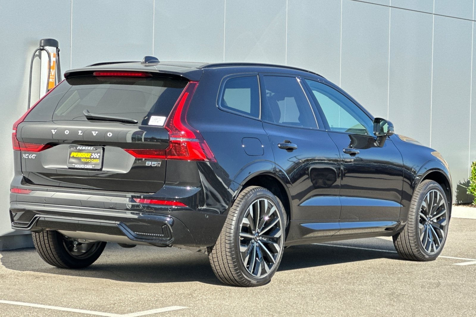 2026 Volvo XC60 B5 Ultra