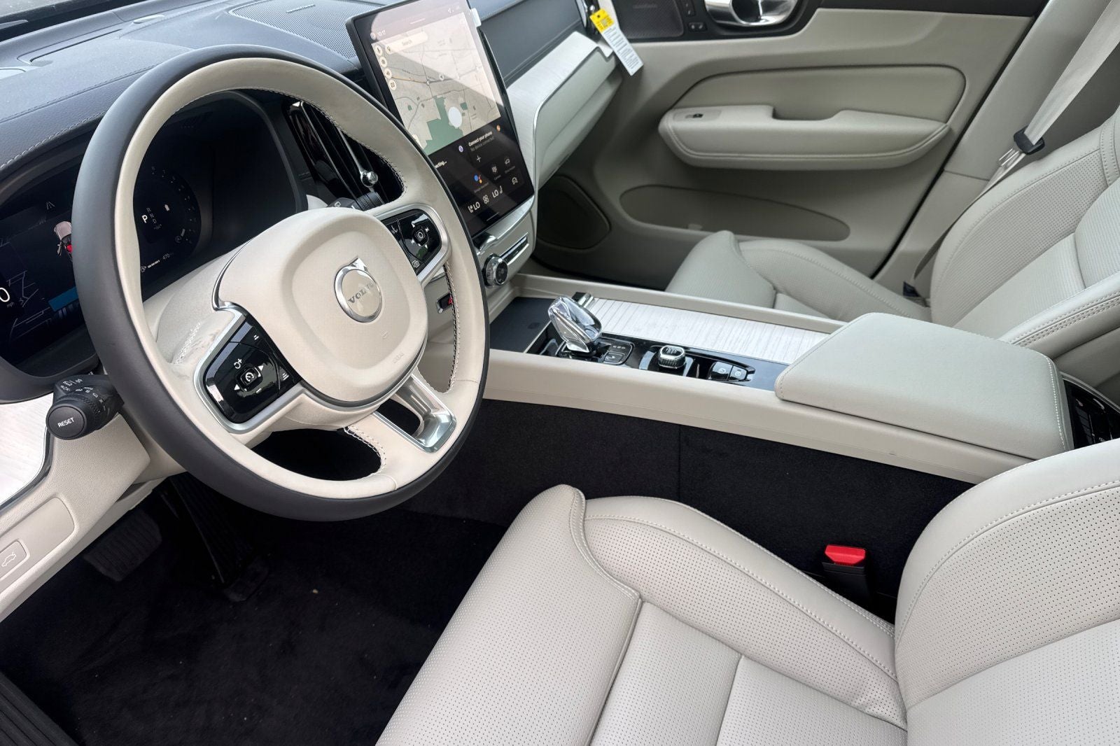 2026 Volvo XC60 B5 Ultra