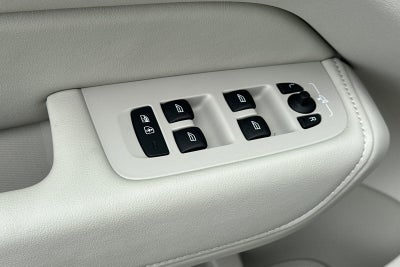 2025 Volvo XC60 B5 Ultra