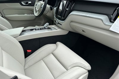 2025 Volvo XC60 B5 Ultra