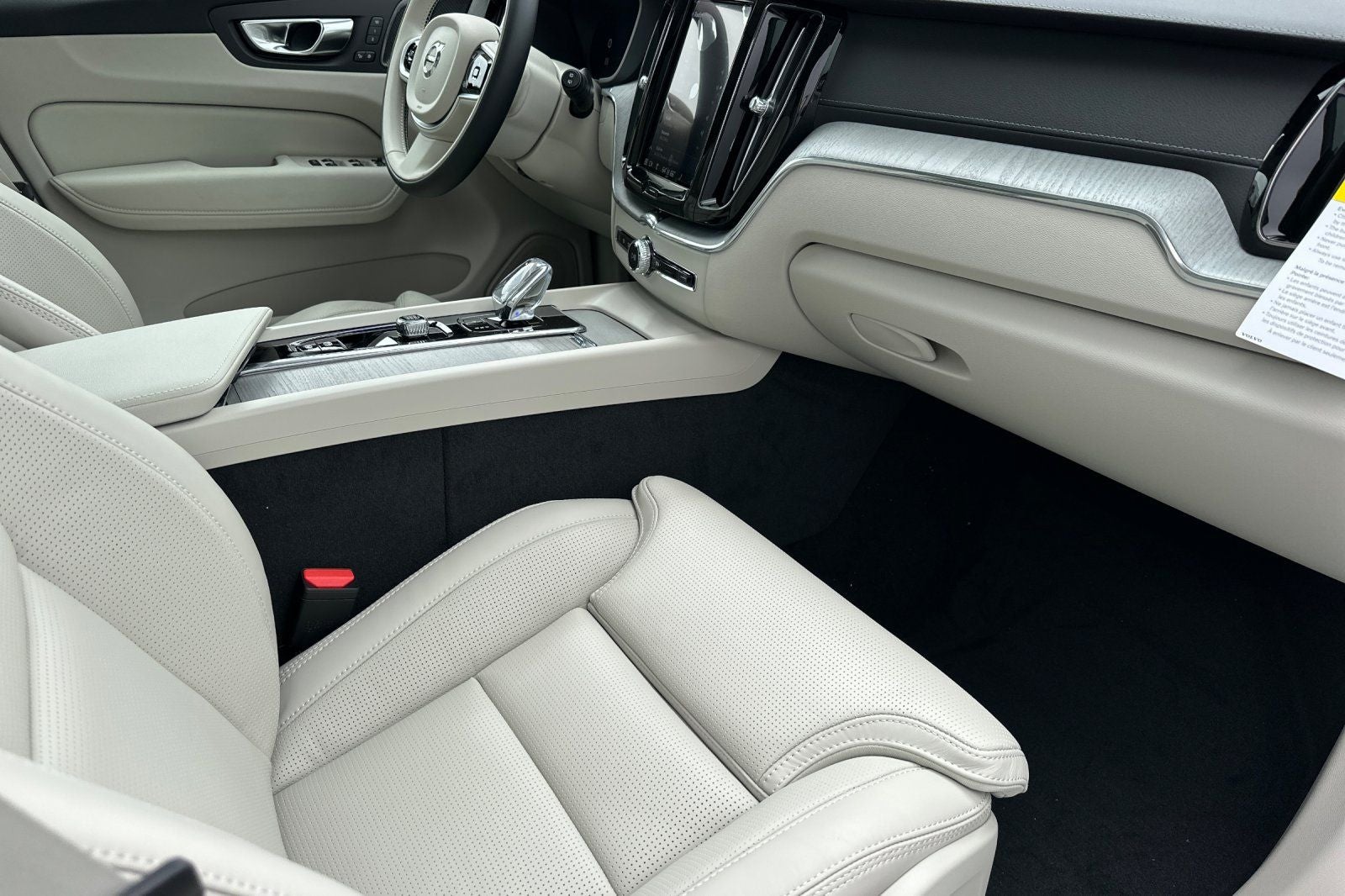 2025 Volvo XC60 B5 Ultra