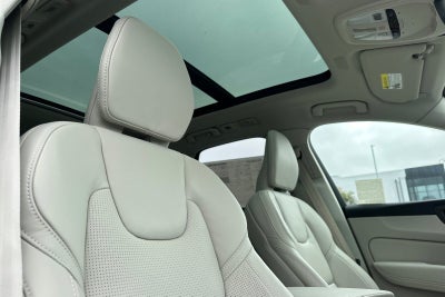 2025 Volvo XC60 B5 Ultra