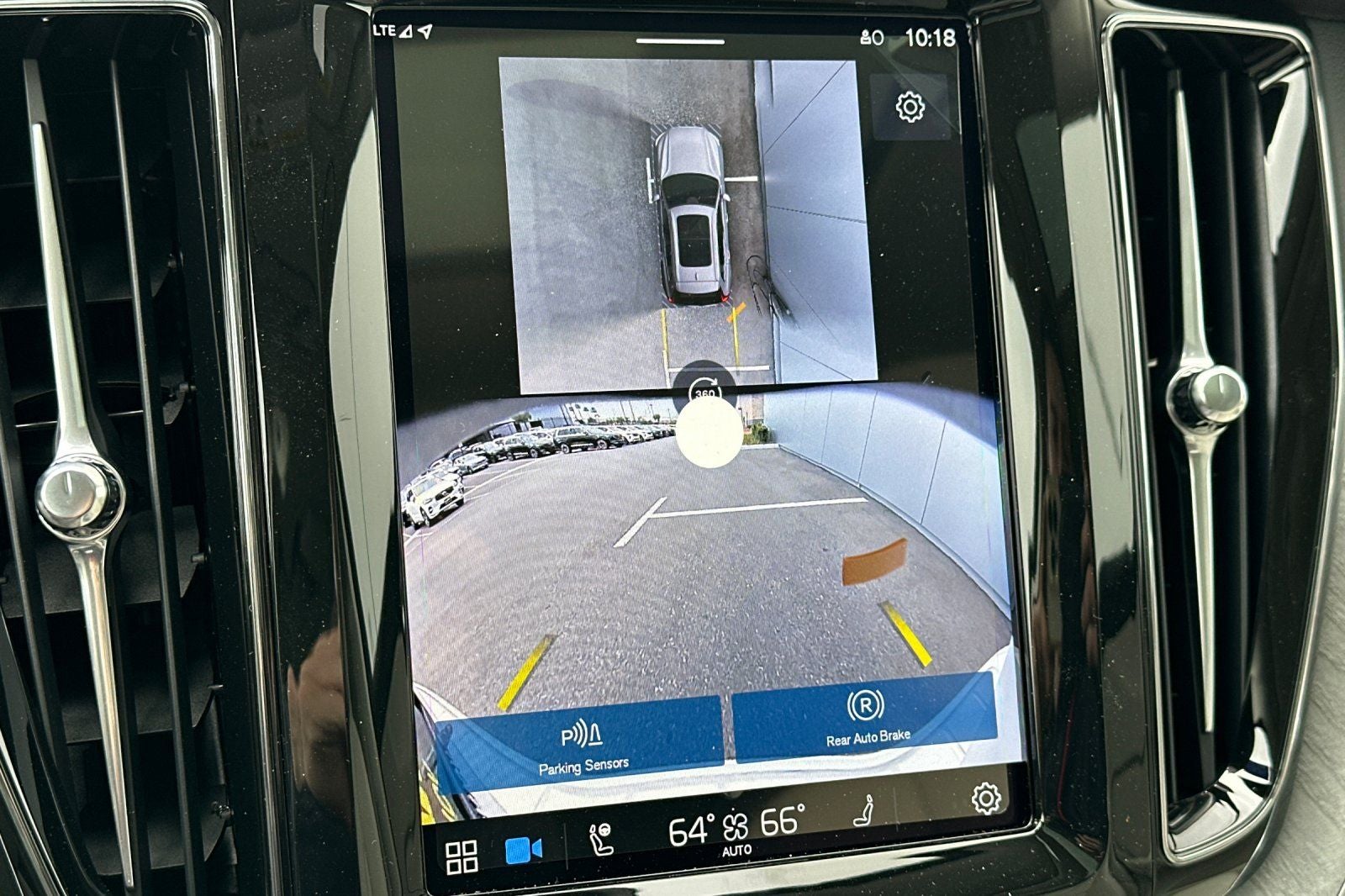 2025 Volvo XC60 B5 Ultra