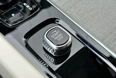 2025 Volvo XC60 B5 Ultra