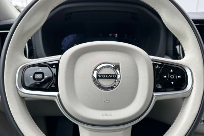 2025 Volvo XC60 B5 Ultra