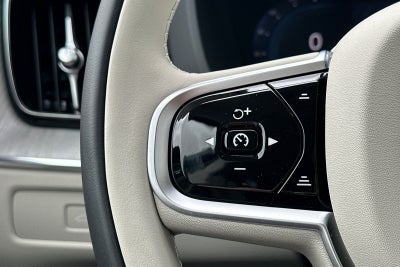 2025 Volvo XC60 B5 Ultra