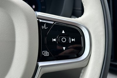 2025 Volvo XC60 B5 Ultra