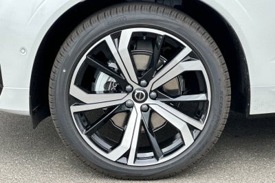 2025 Volvo XC60 B5 Ultra