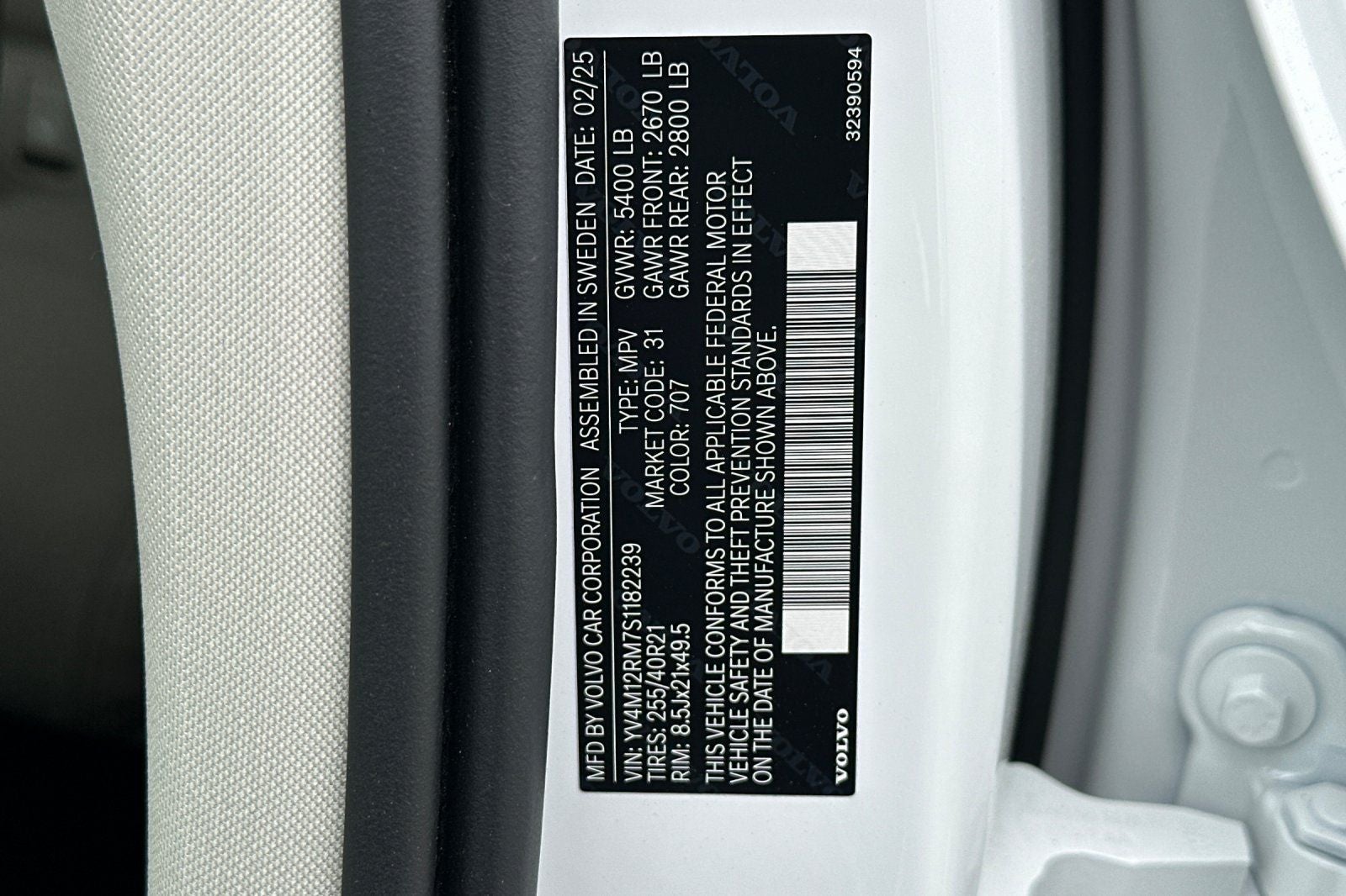 2025 Volvo XC60 B5 Ultra