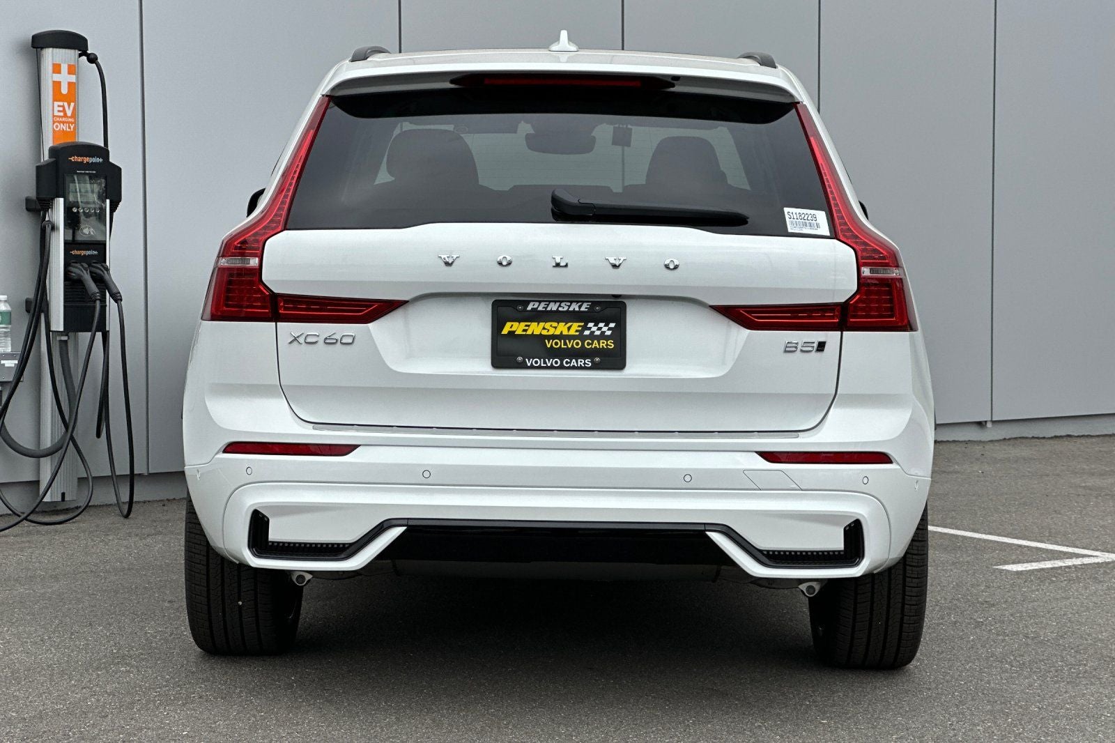 2025 Volvo XC60 B5 Ultra