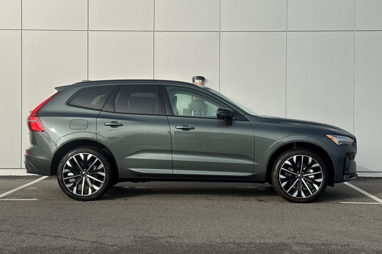 2026 Volvo XC60 B5 Ultra