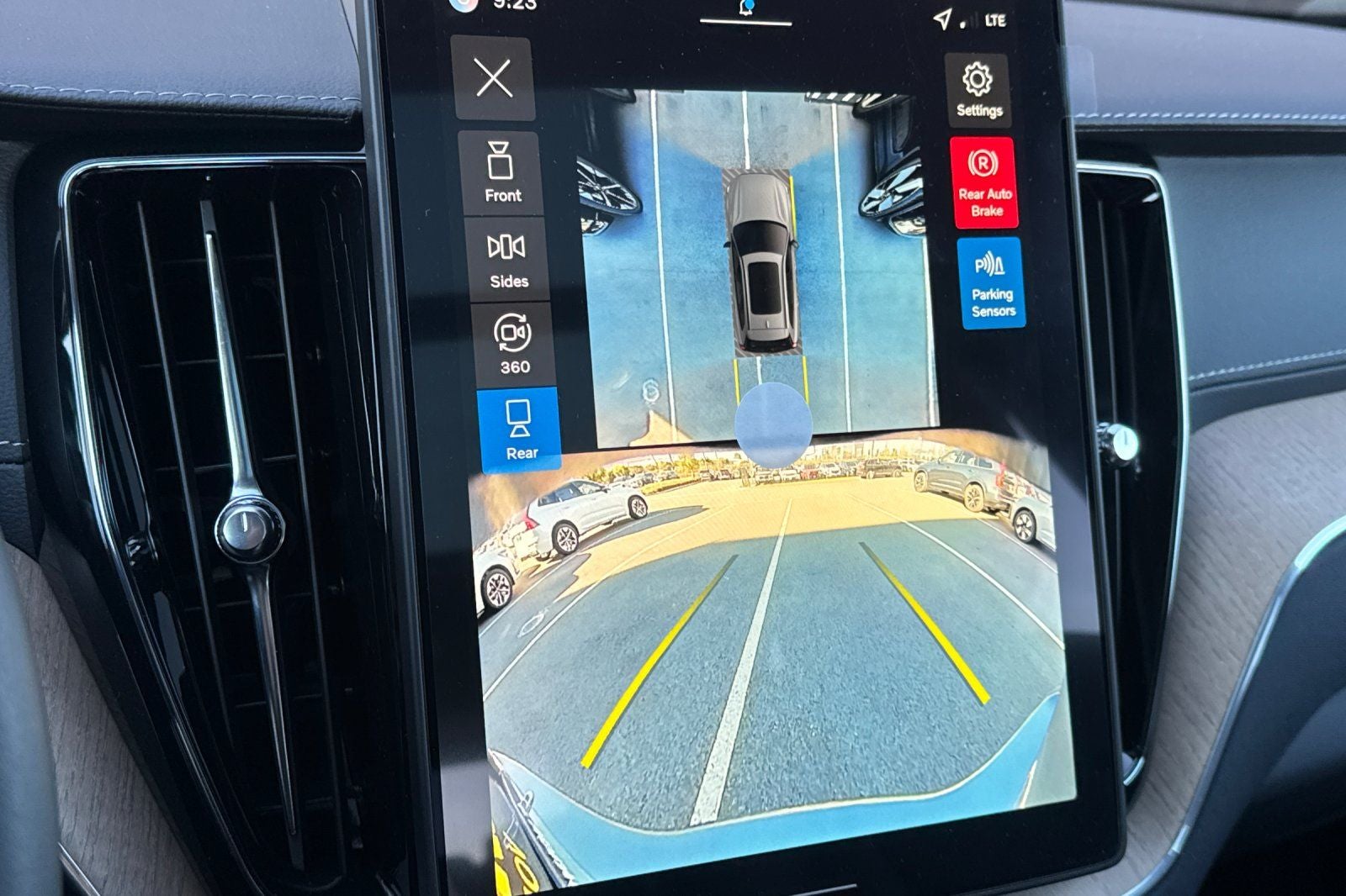 2026 Volvo XC60 B5 Ultra