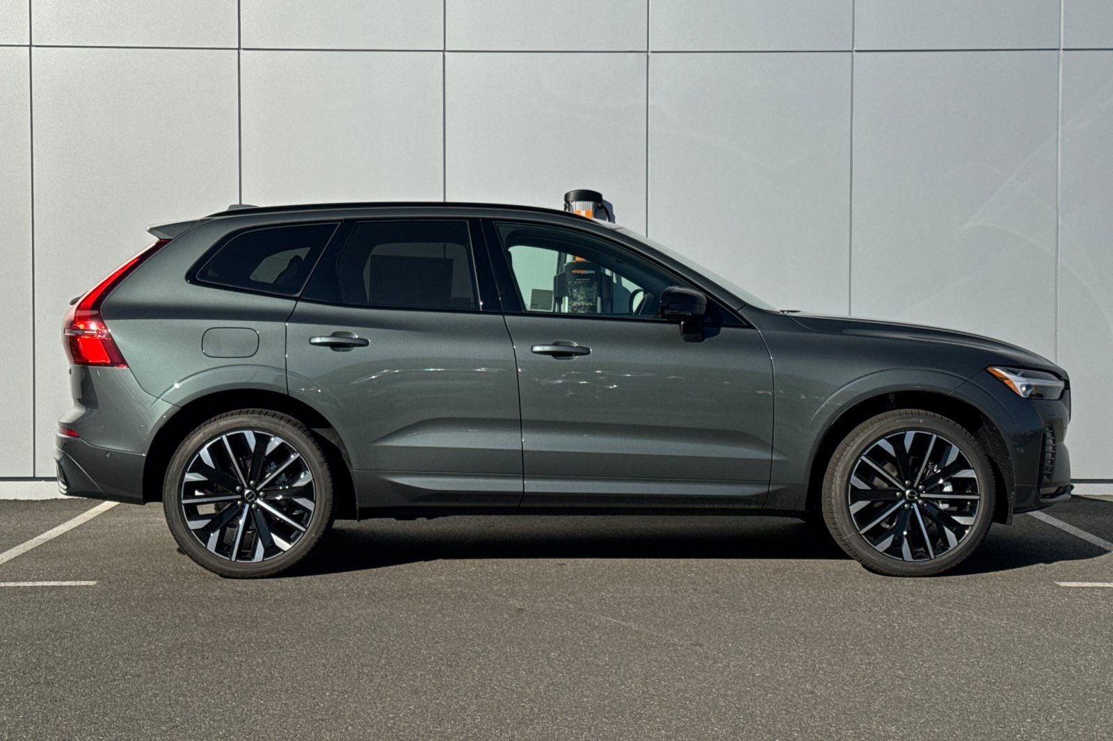 2026 Volvo XC60 B5 Ultra