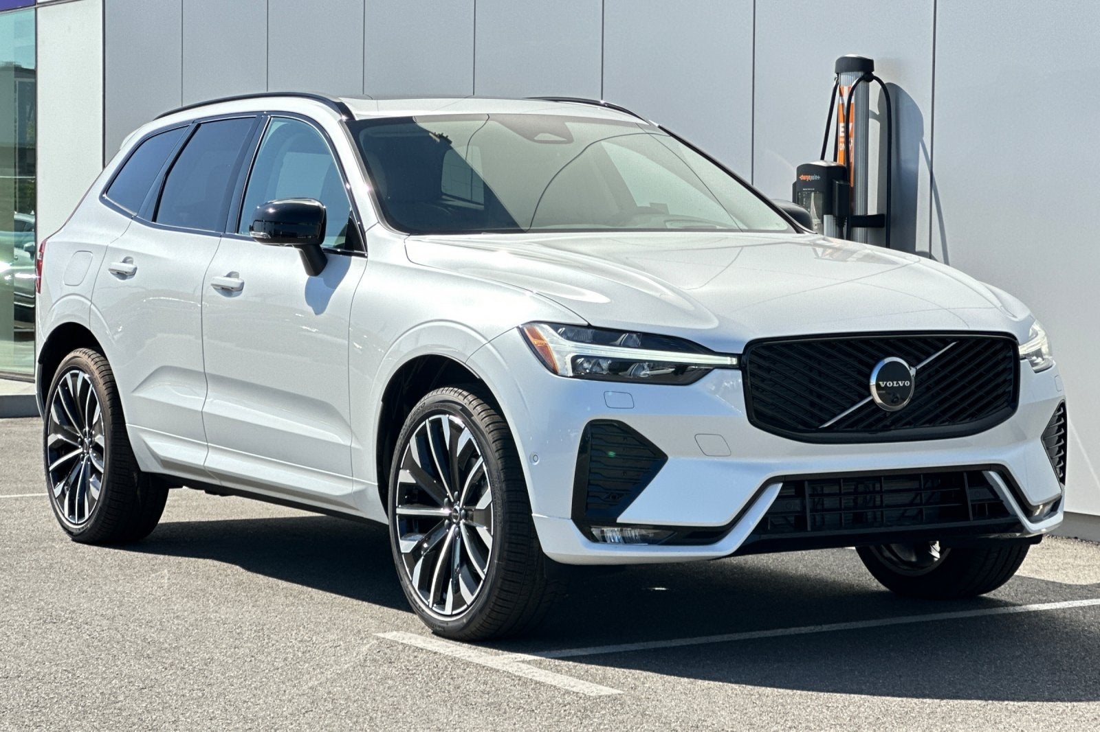 2026 Volvo XC60 B5 Ultra