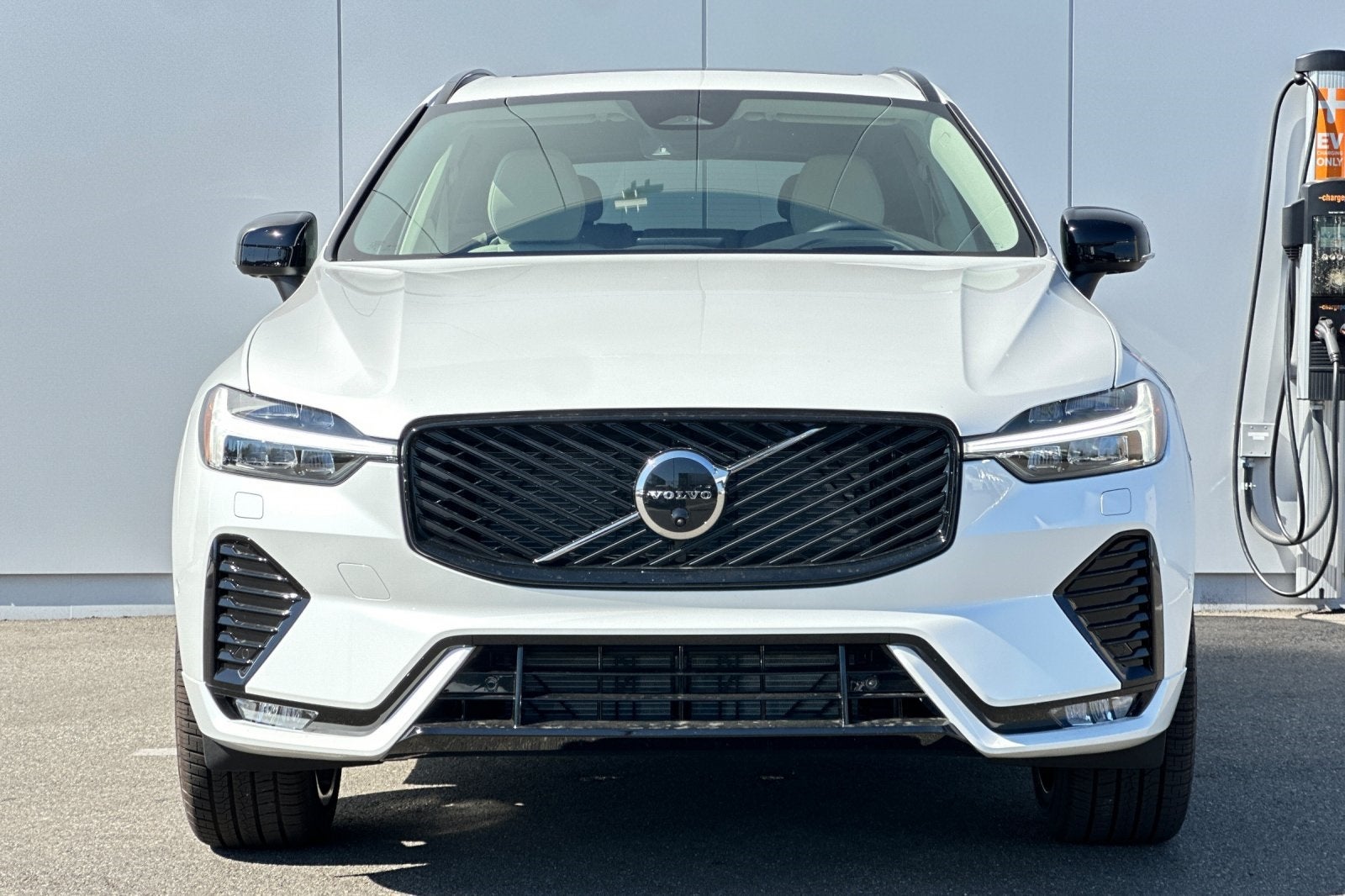 2026 Volvo XC60 B5 Ultra