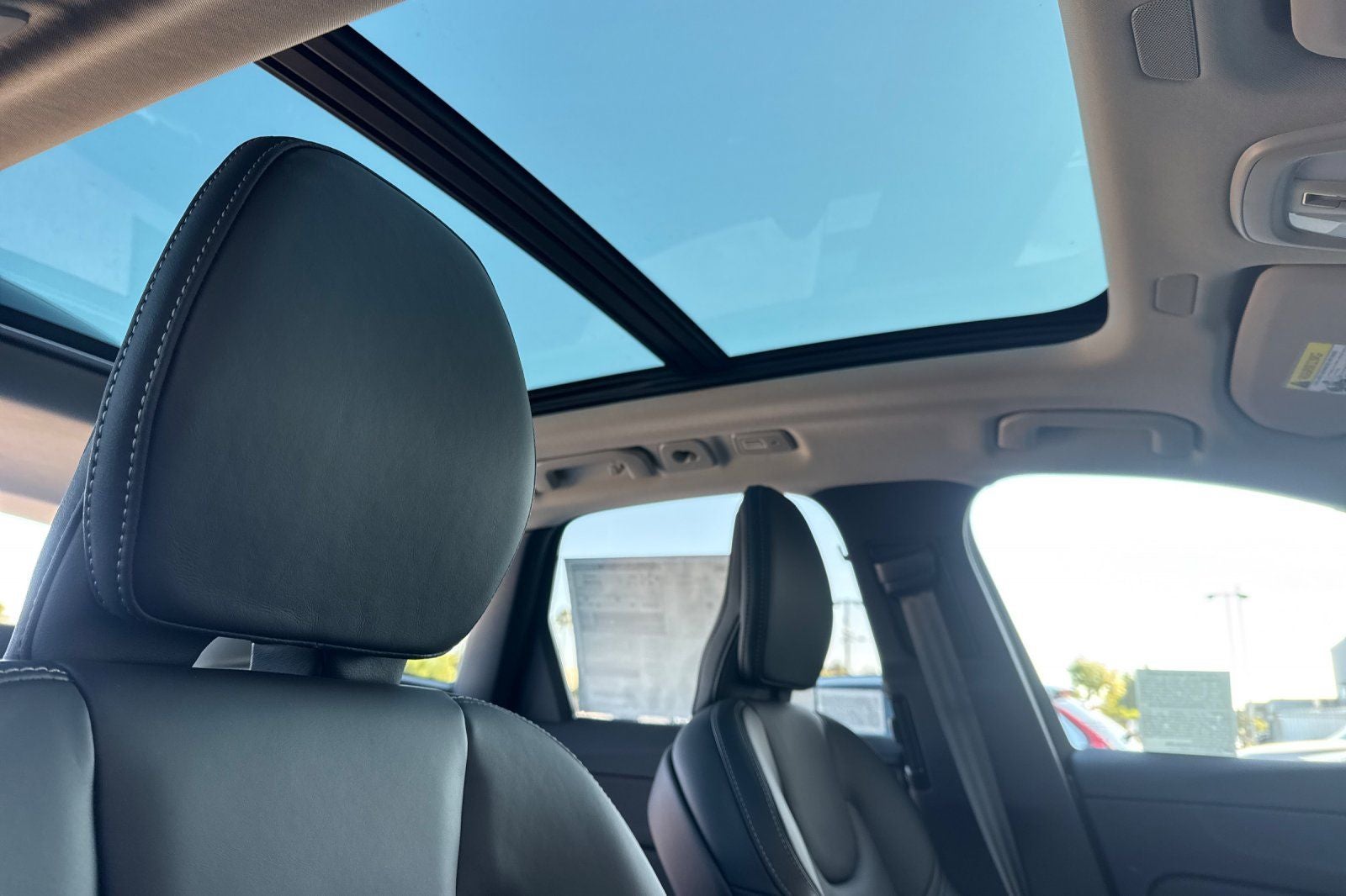 2026 Volvo XC60 B5 Ultra