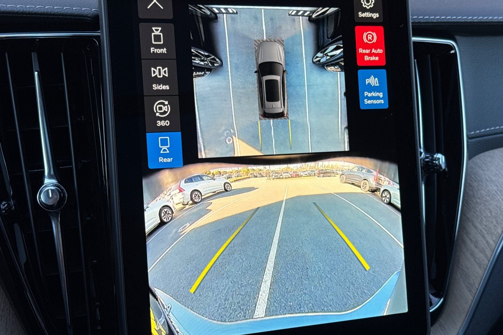 2026 Volvo XC60 B5 Ultra