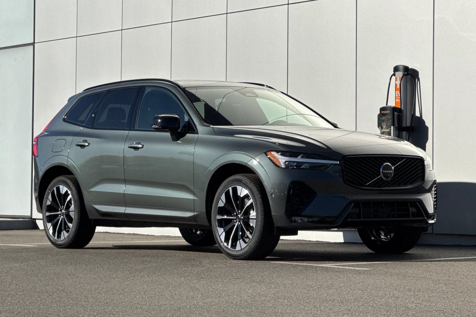 2026 Volvo XC60 B5 Ultra