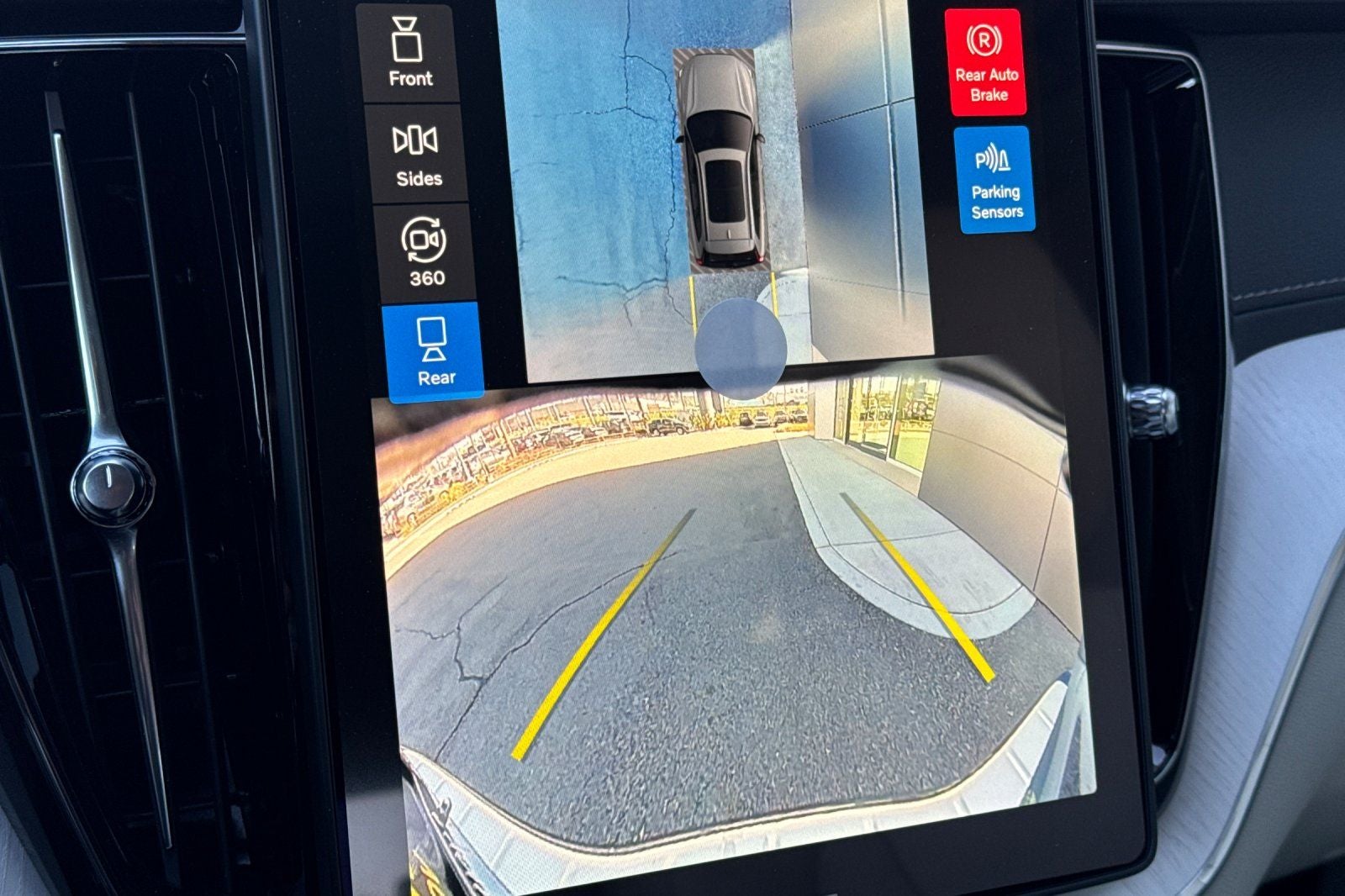 2026 Volvo XC60 B5 Ultra