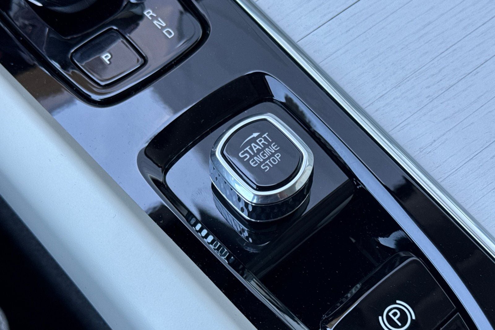 2026 Volvo XC60 B5 Ultra