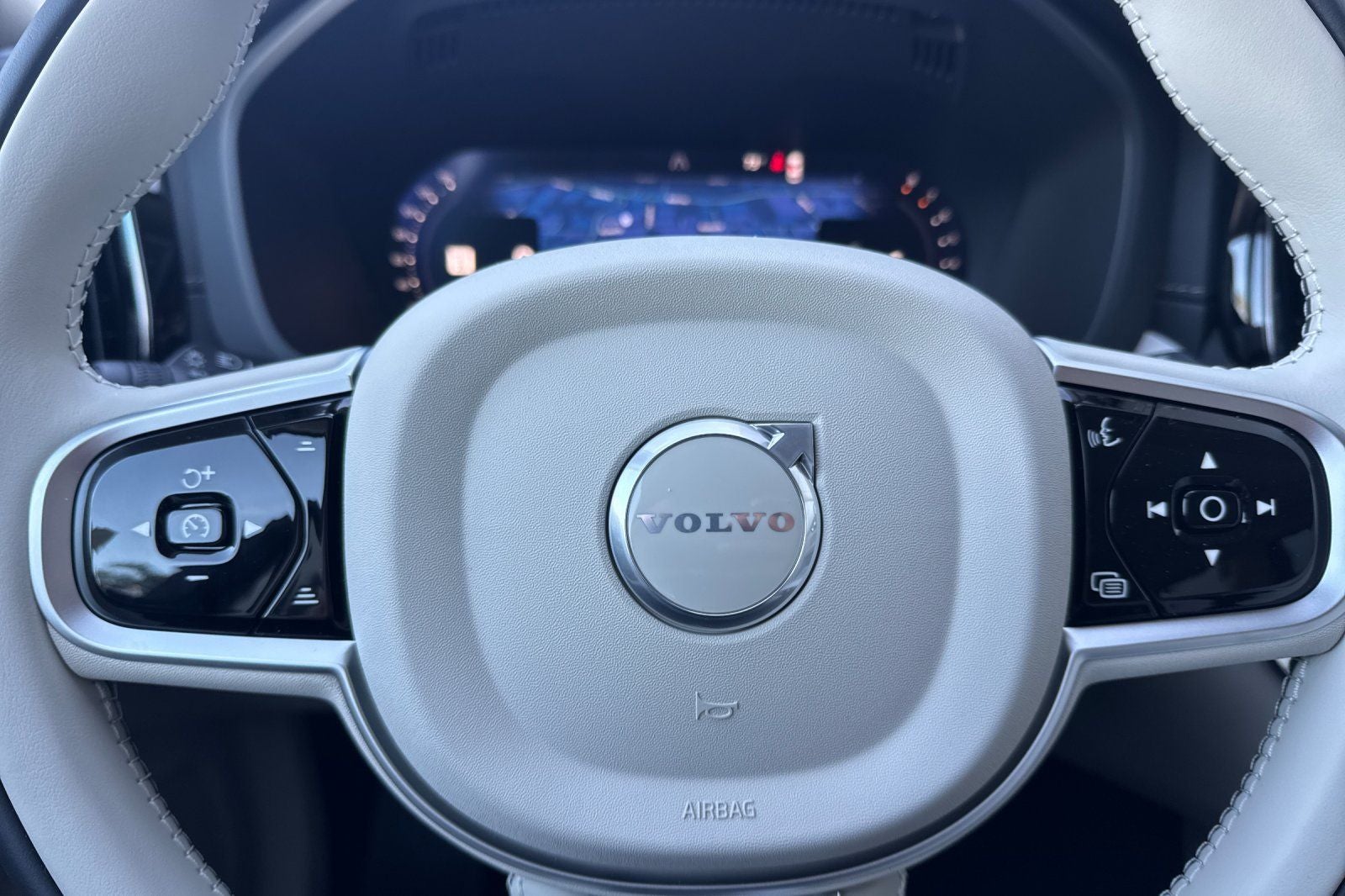 2026 Volvo XC60 B5 Ultra