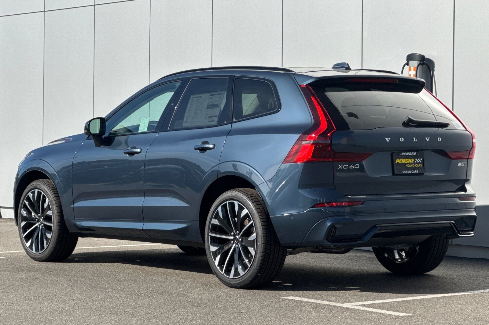 2026 Volvo XC60 B5 Ultra