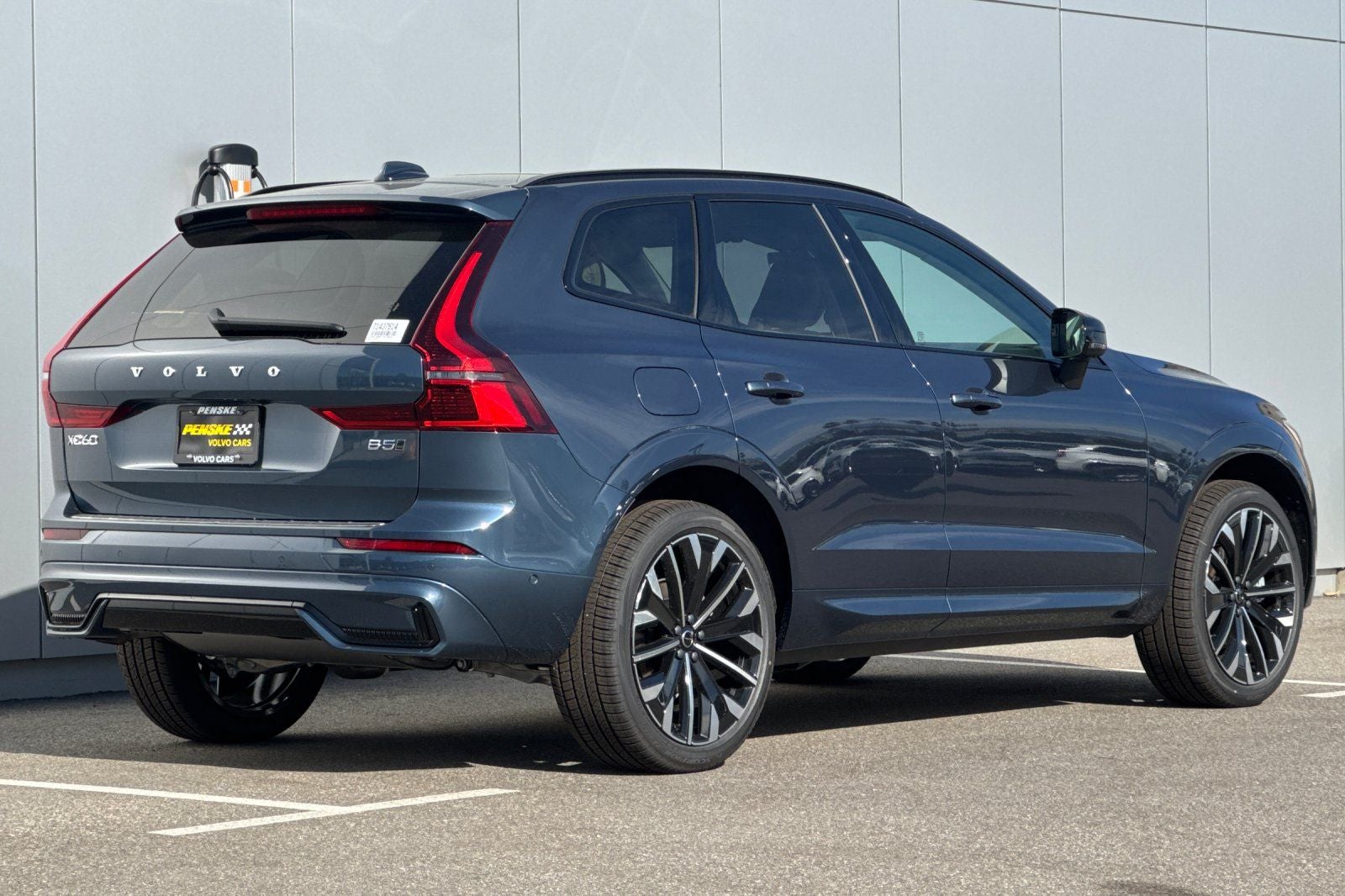 2026 Volvo XC60 B5 Ultra