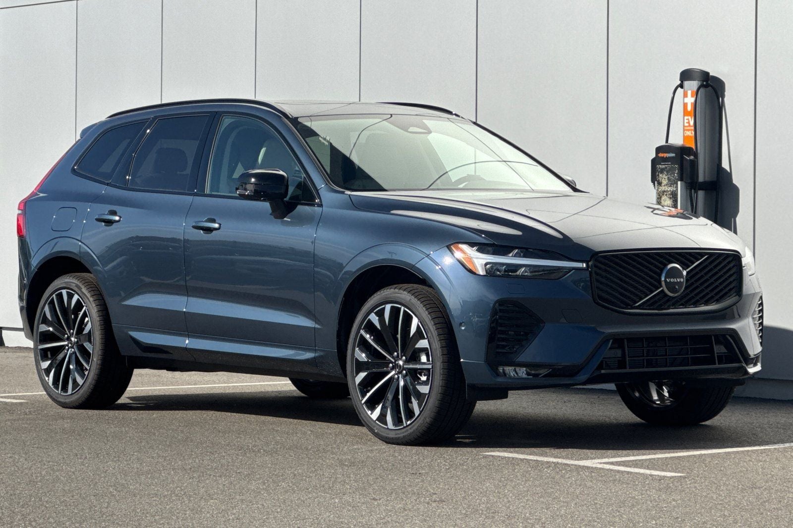 2026 Volvo XC60 B5 Ultra