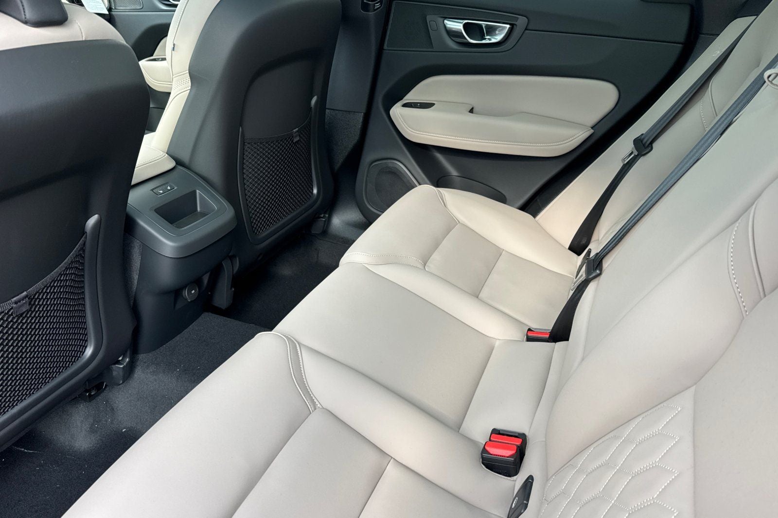 2027 Volvo XC60 B5 Plus