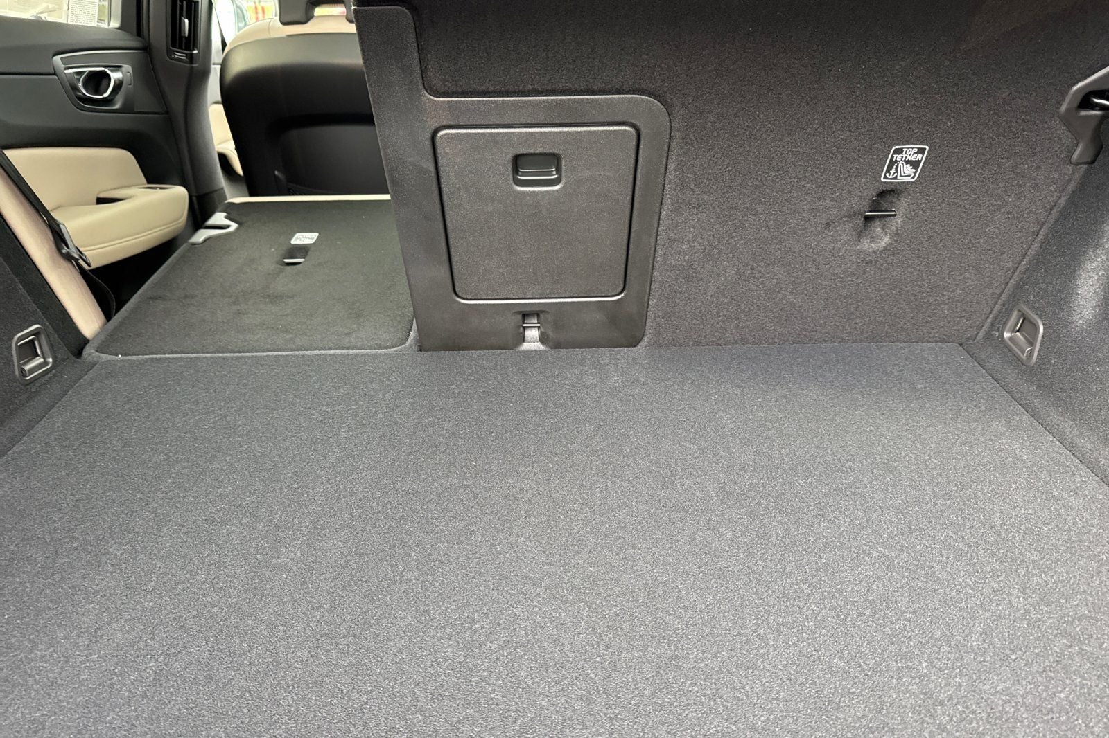 2027 Volvo XC60 B5 Plus
