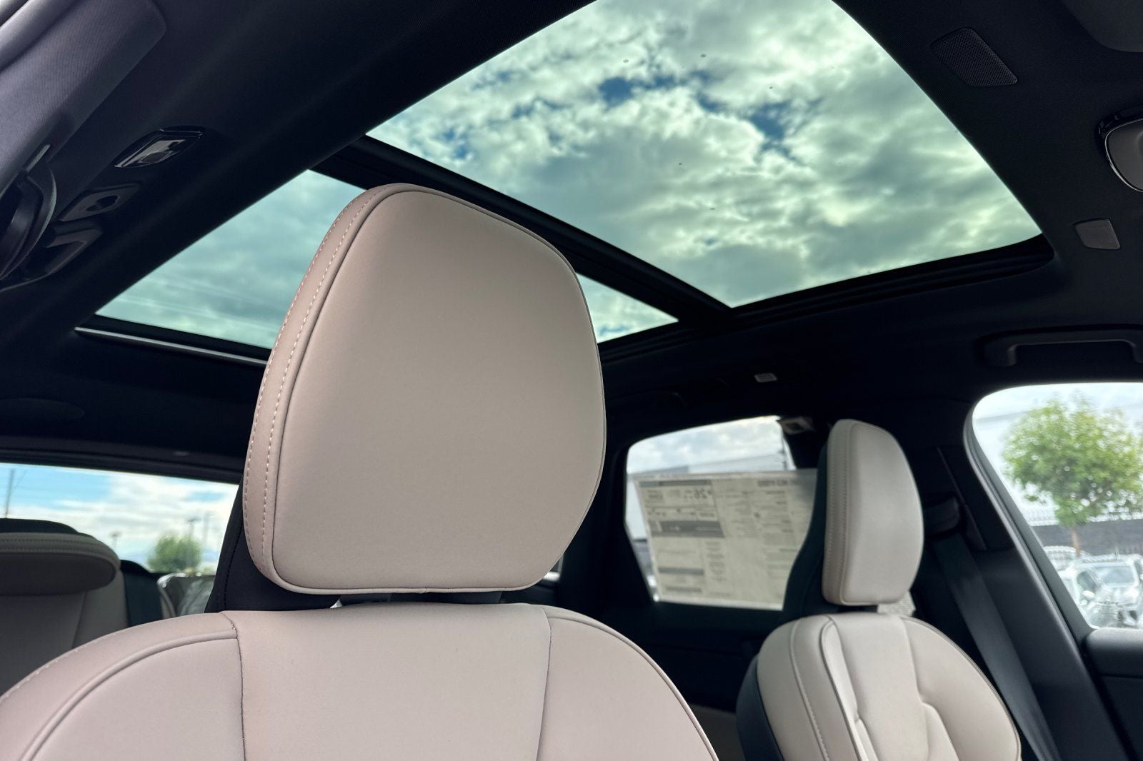 2027 Volvo XC60 B5 Plus