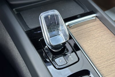 2027 Volvo XC60 B5 Plus