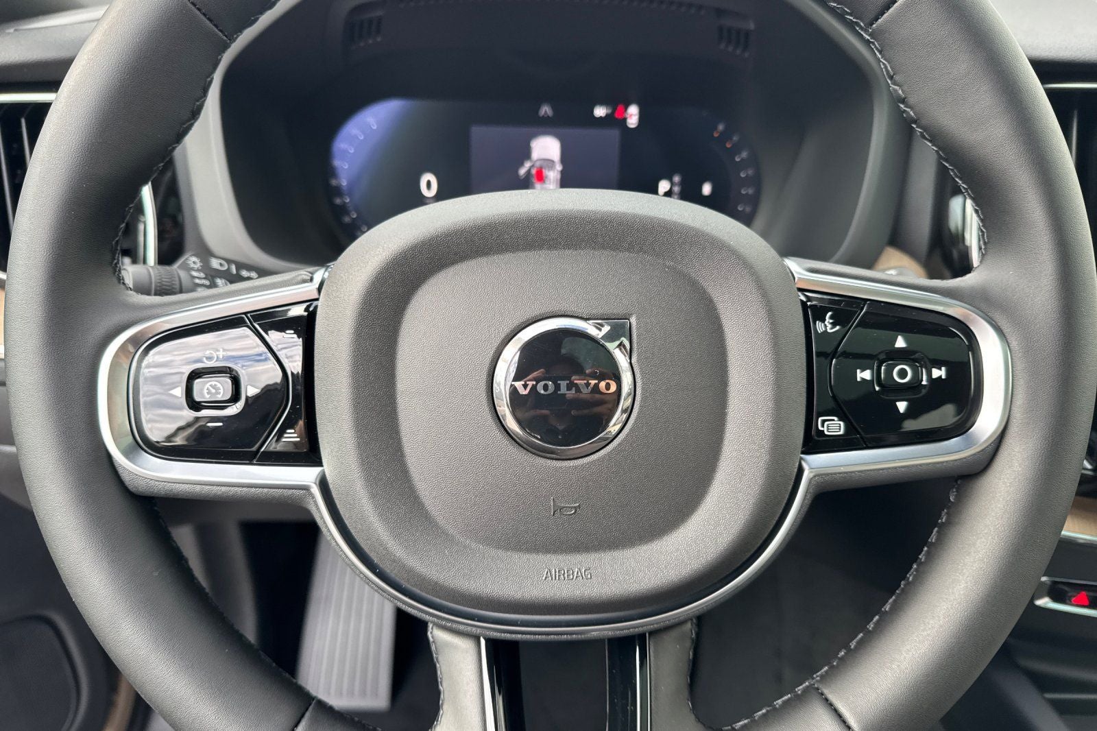 2027 Volvo XC60 B5 Plus