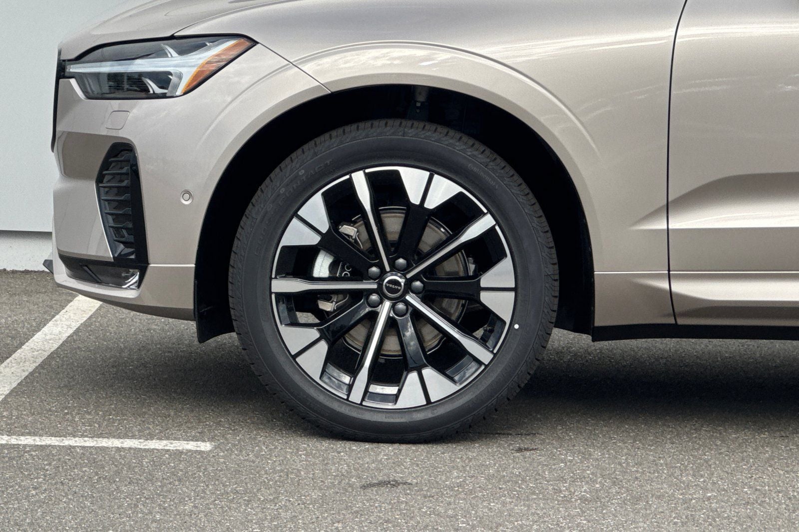 2027 Volvo XC60 B5 Plus