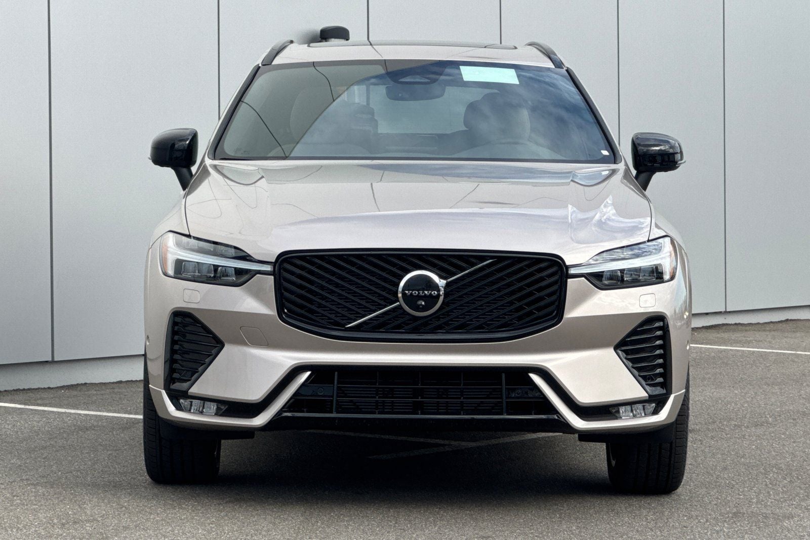 2027 Volvo XC60 B5 Plus