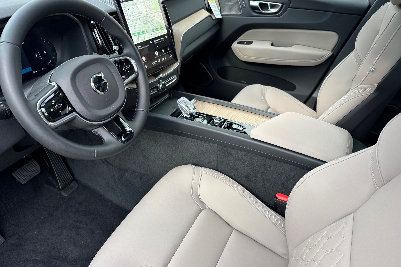2027 Volvo XC60 B5 Plus