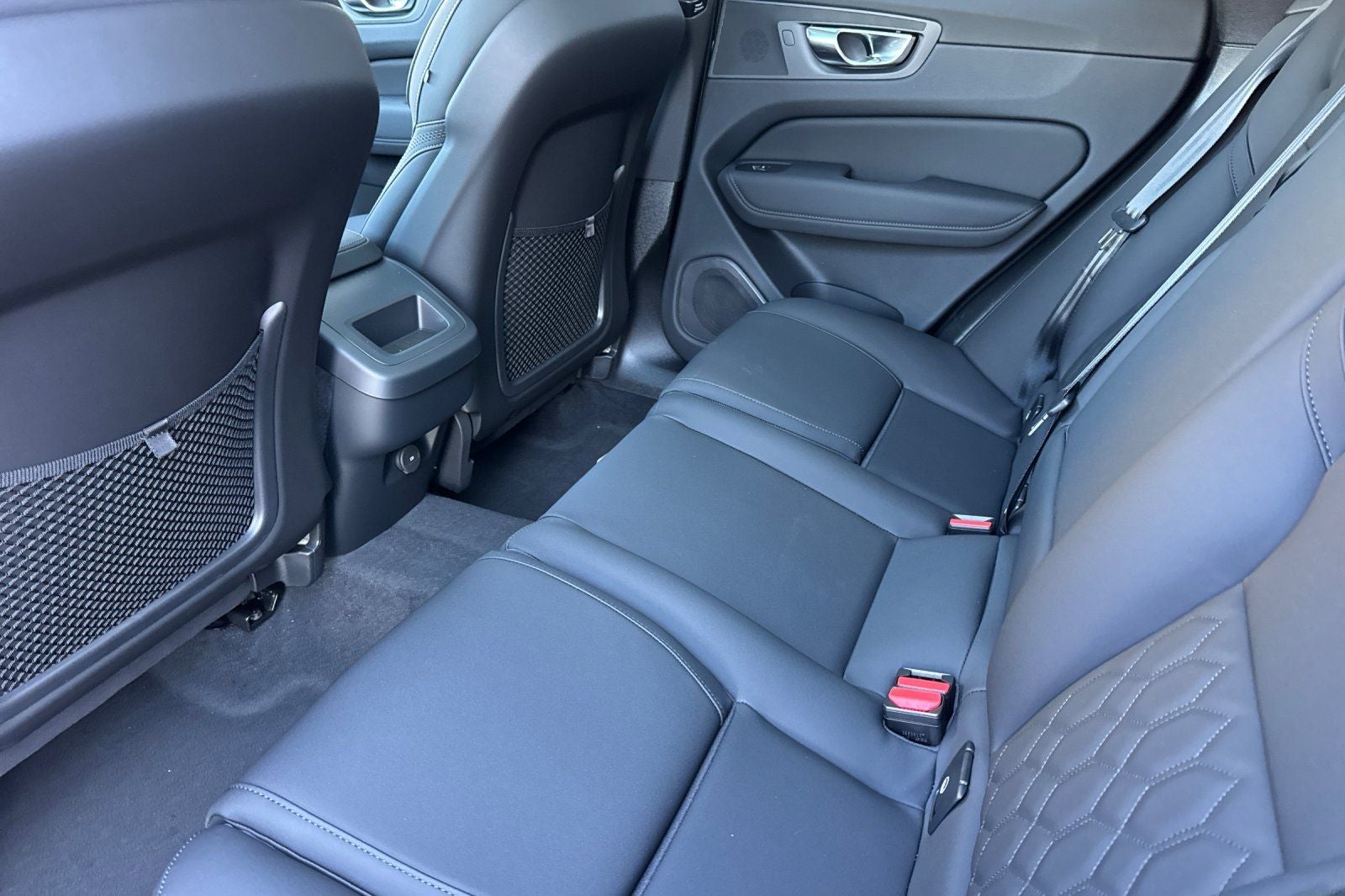 2027 Volvo XC60 B5 Core